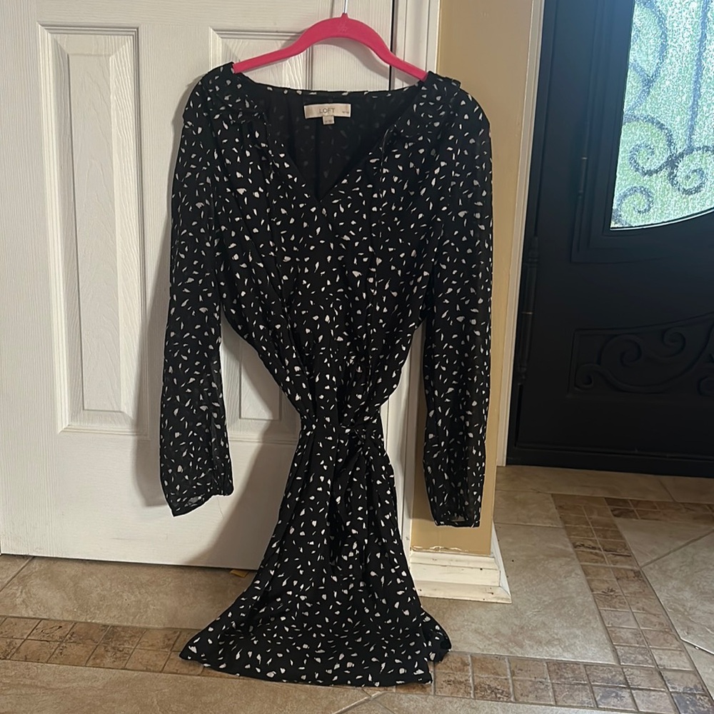 Women’s LOFT wrap style dress size 12 Petite
